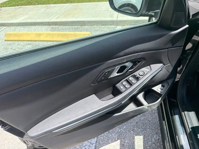 Used 2025 BMW 330i Sedan RWD image 3