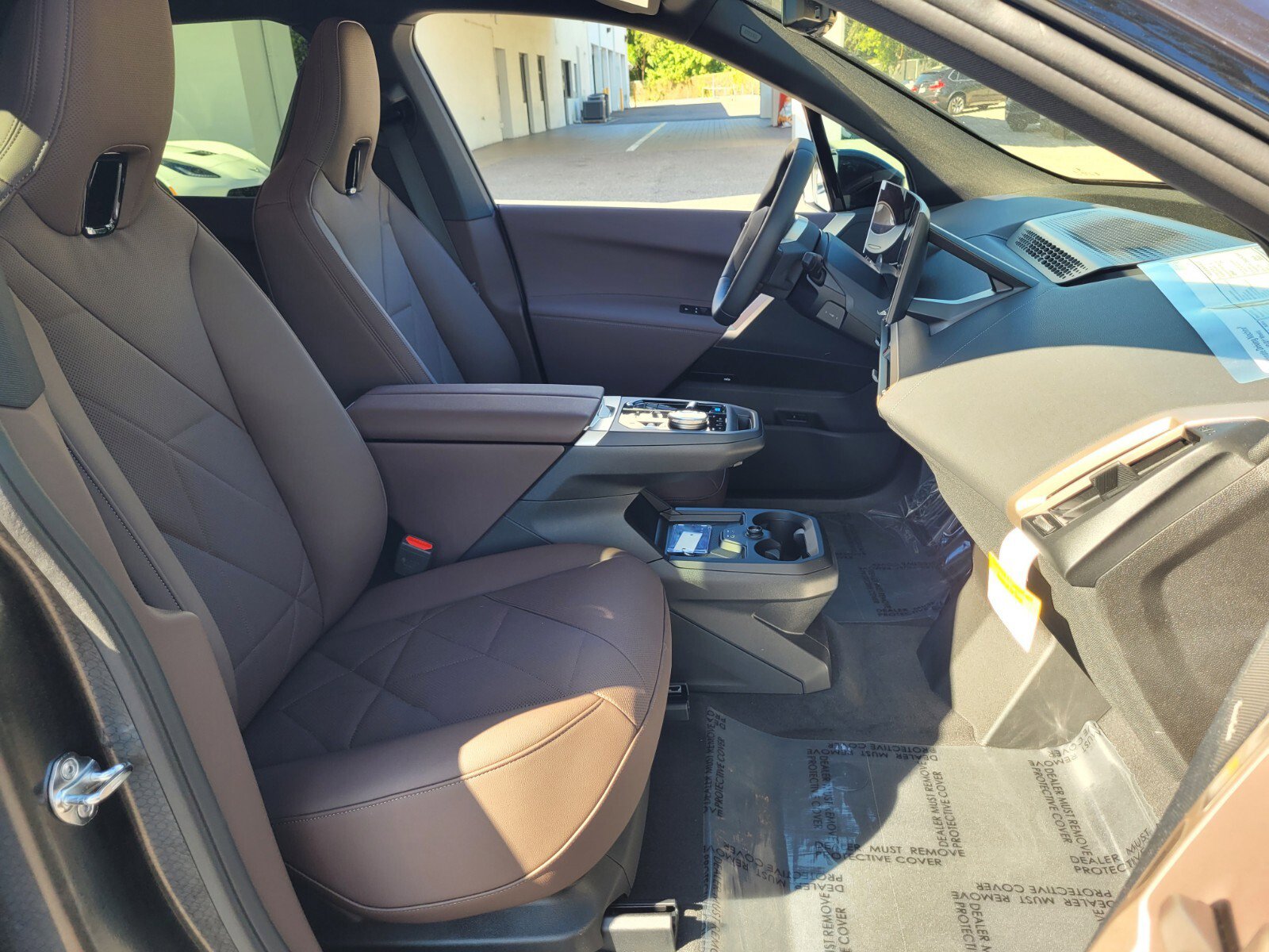 New 2026 BMW iX xDrive60 w/ Premium Package image 17