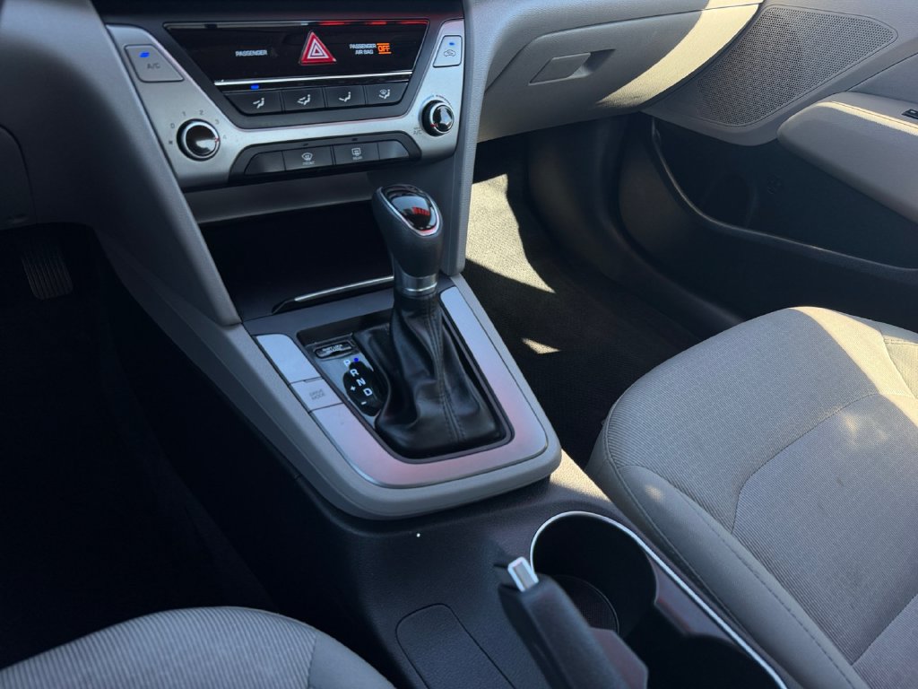 Used 2017 Hyundai Elantra SE FWD image 22