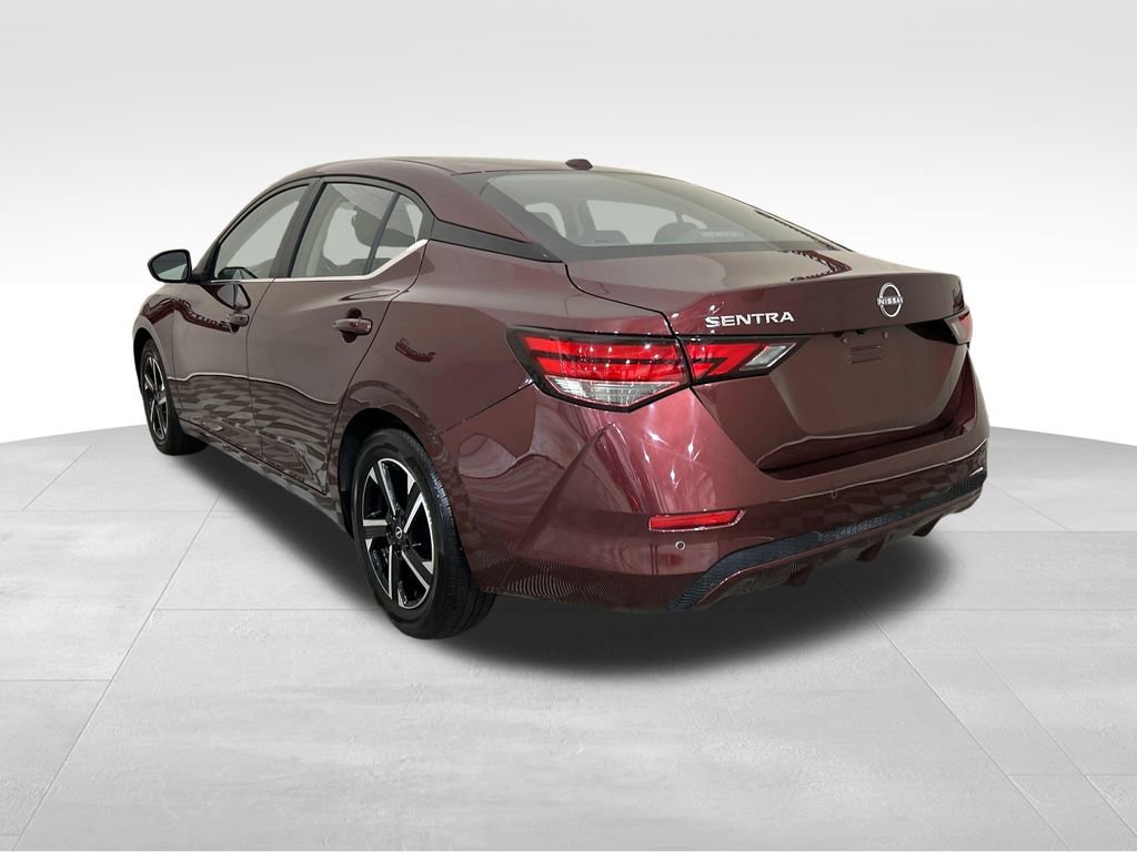 Used 2025 Nissan Sentra SV image 3