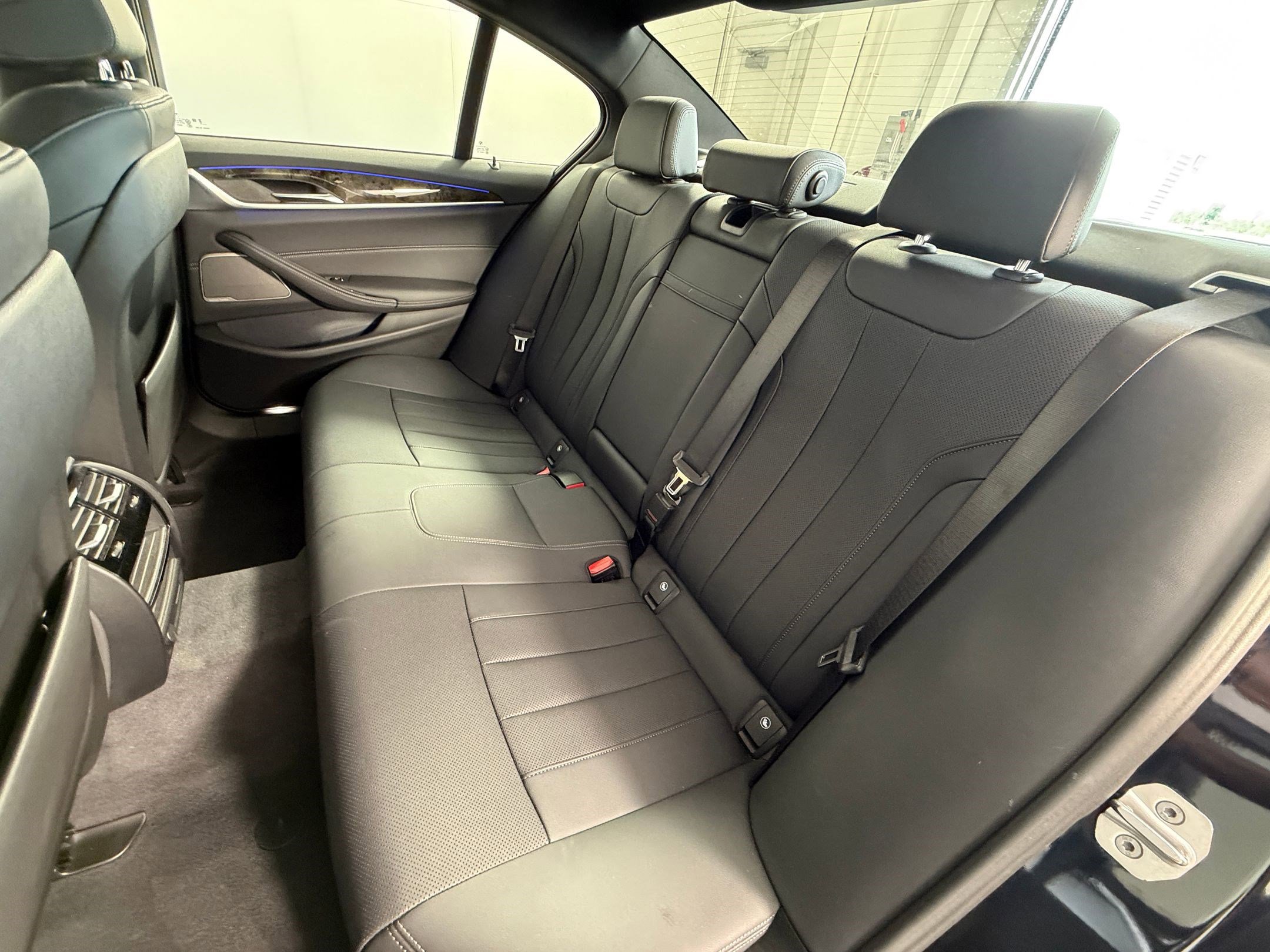 Used 2023 BMW 540i w/ M Sport Package RWD image 14