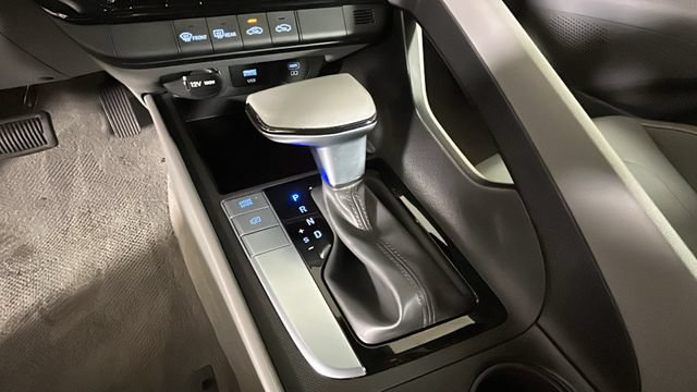 Certified 2024 Hyundai Elantra SEL FWD image 21