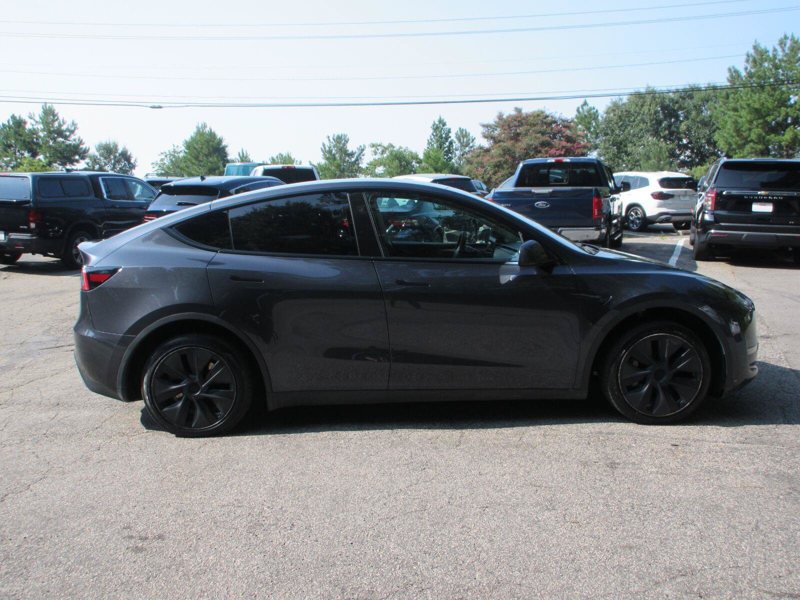 Used 2025 Tesla Model Y Long Range AWD/4WD image 4