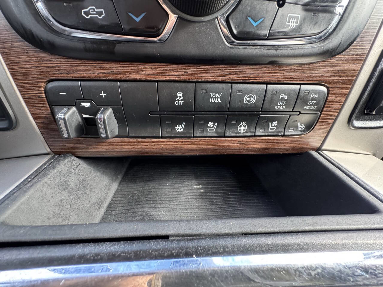 Used 2016 RAM 3500 Laramie image 11