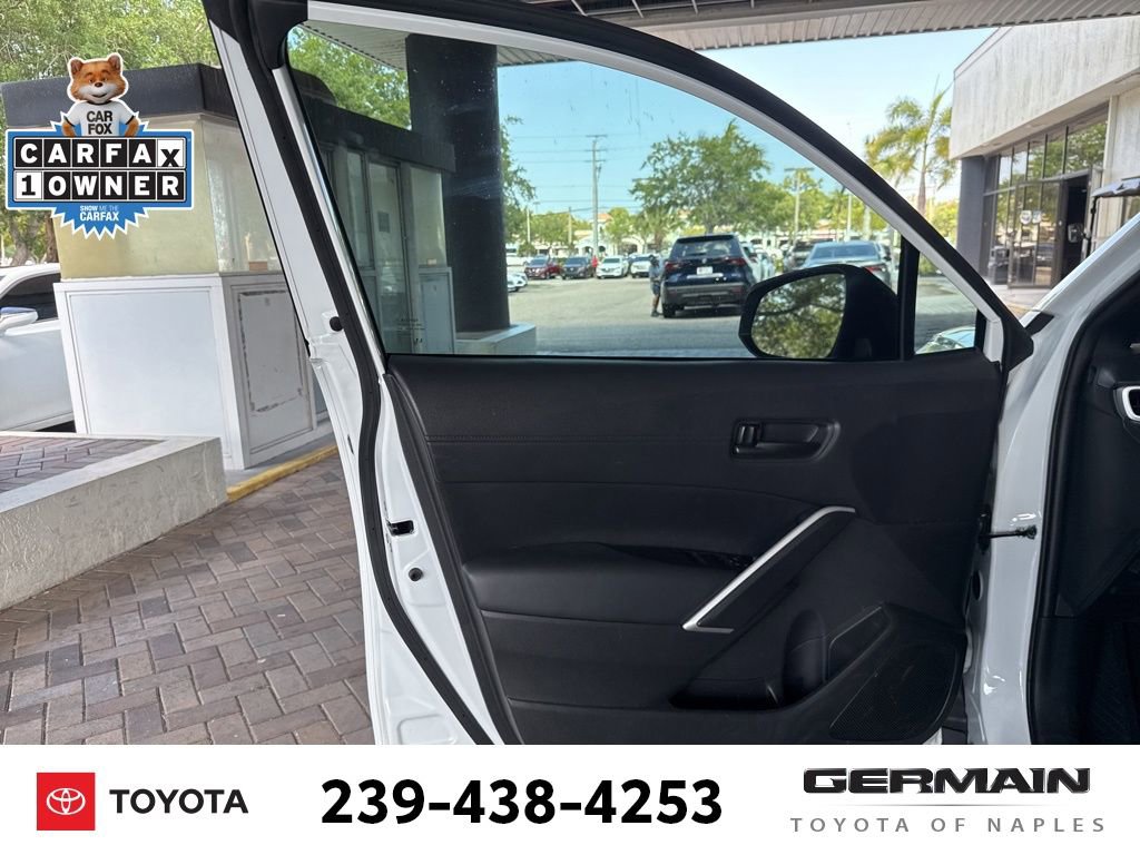 Used 2025 Toyota Corolla Cross AWD Hybrid image 17