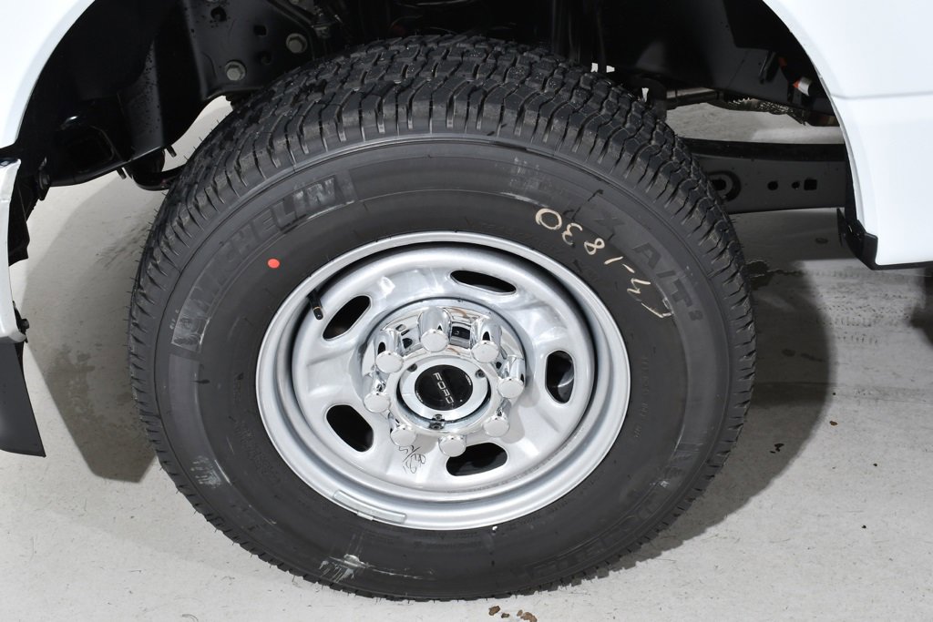 New 2026 Ford F250 XL w/ XL Chrome Package image 23