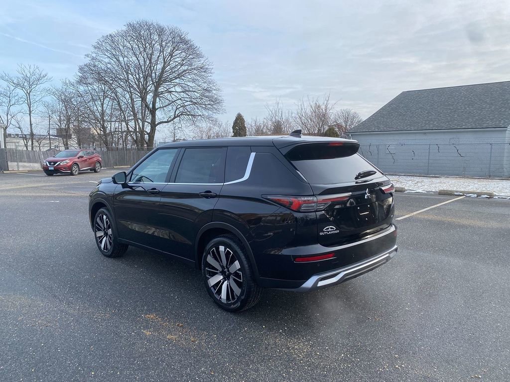 New 2026 Mitsubishi Outlander SE image 8