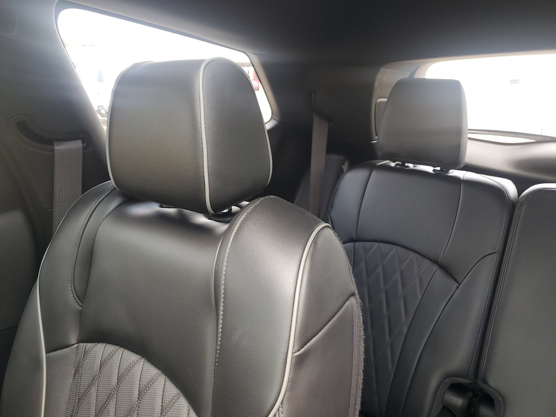 Used 2022 Buick Enclave Avenir w/ Avenir Technology Package AWD/4WD image 13
