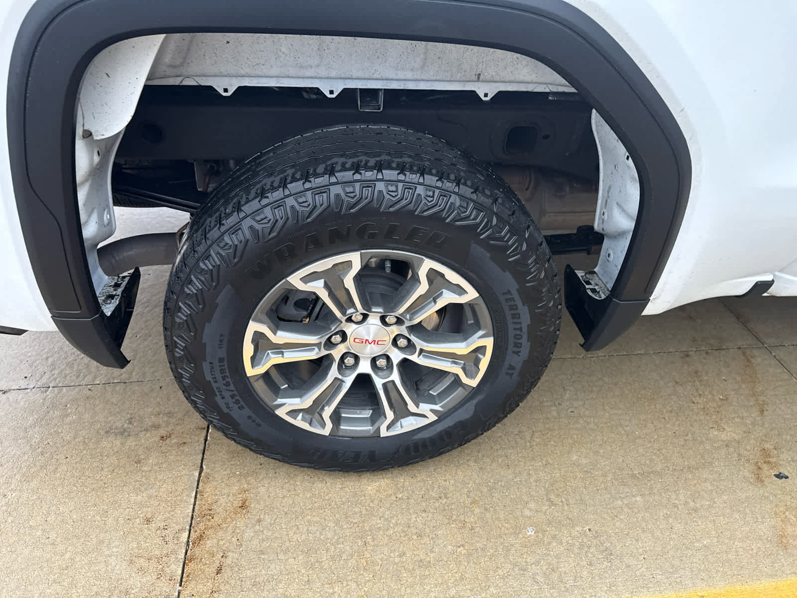 Used 2023 GMC Sierra 1500 SLE image 4