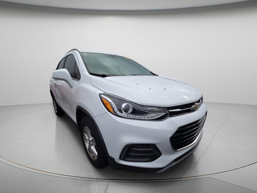 Used 2020 Chevrolet Trax LT FWD image 3