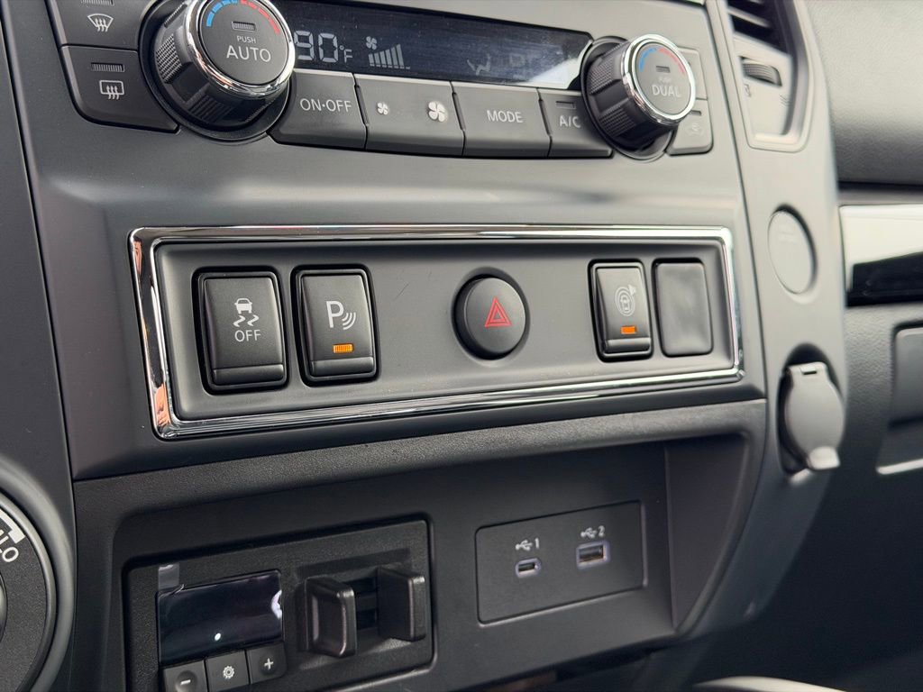 Used 2024 Nissan Titan SV w/ SV Convenience Package image 34