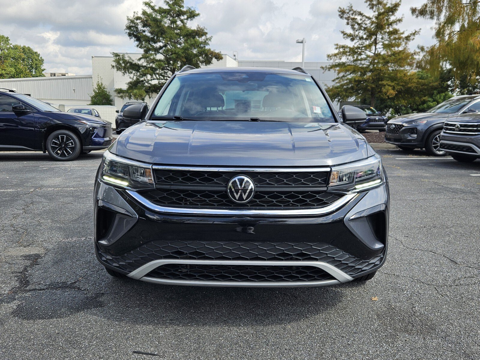 Used 2023 Volkswagen Taos S w/ Driver Assistance Package FWD image 2