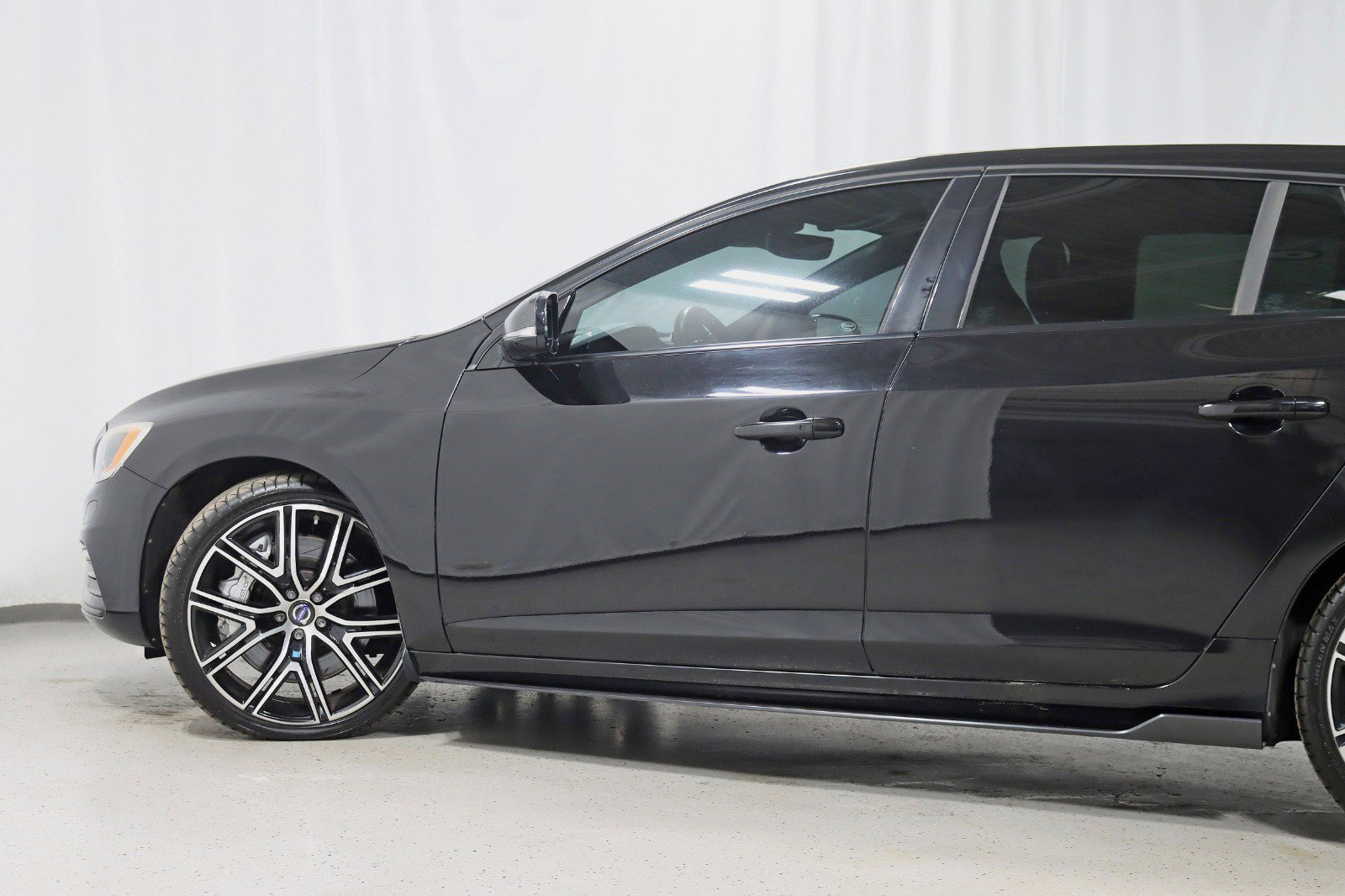 Used 2018 Volvo V60 T6 Polestar image 12