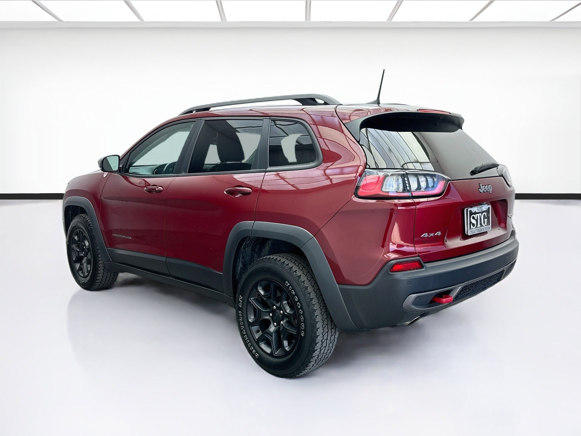Used 2020 Jeep Cherokee Trailhawk w/ Cold Weather Group AWD/4WD image 6