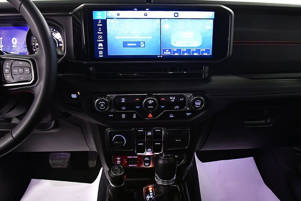 Used 2024 Jeep Wrangler Unlimited Rubicon image 25