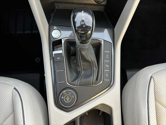 Used 2022 Volkswagen Tiguan SEL R-Line image 36