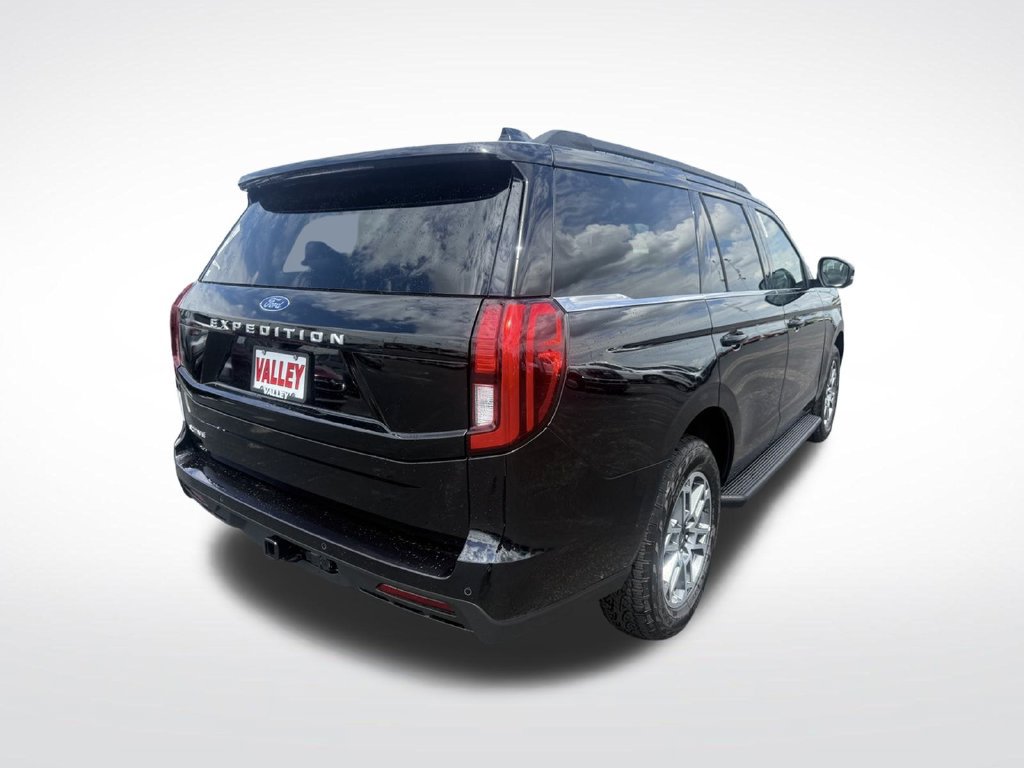 New 2026 Ford Expedition Active AWD/4WD image 3