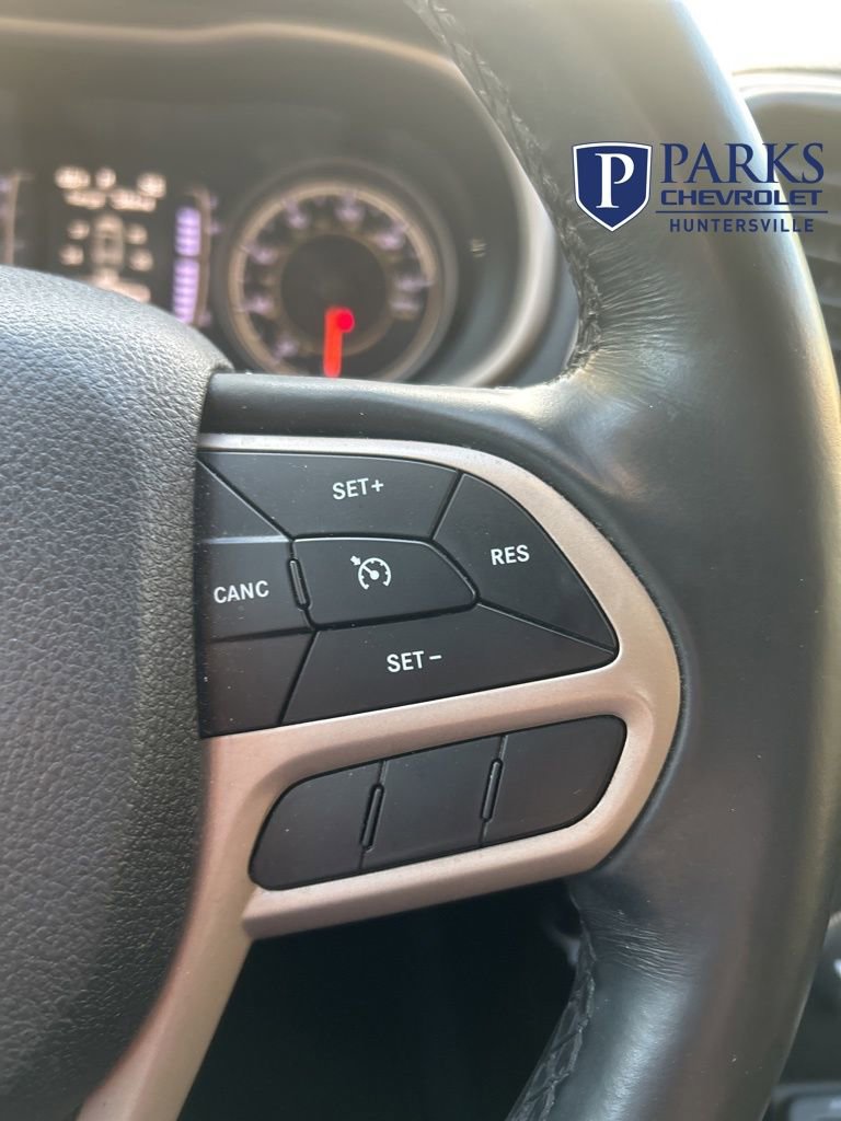 Used 2017 Jeep Cherokee Sport image 12