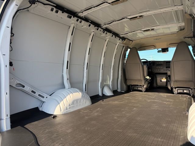 New 2025 Chevrolet Express 3500 w/ Driver Convenience Package image 29