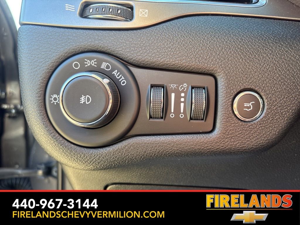 Used 2022 Jeep Cherokee Limited w/ Mopar Interior Package image 17