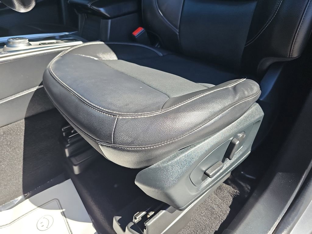 Used 2022 Ford Explorer Limited w/ Equipment Group 301A image 35