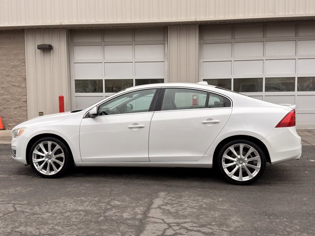 Used 2017 Volvo S60 T5 Inscription image 8