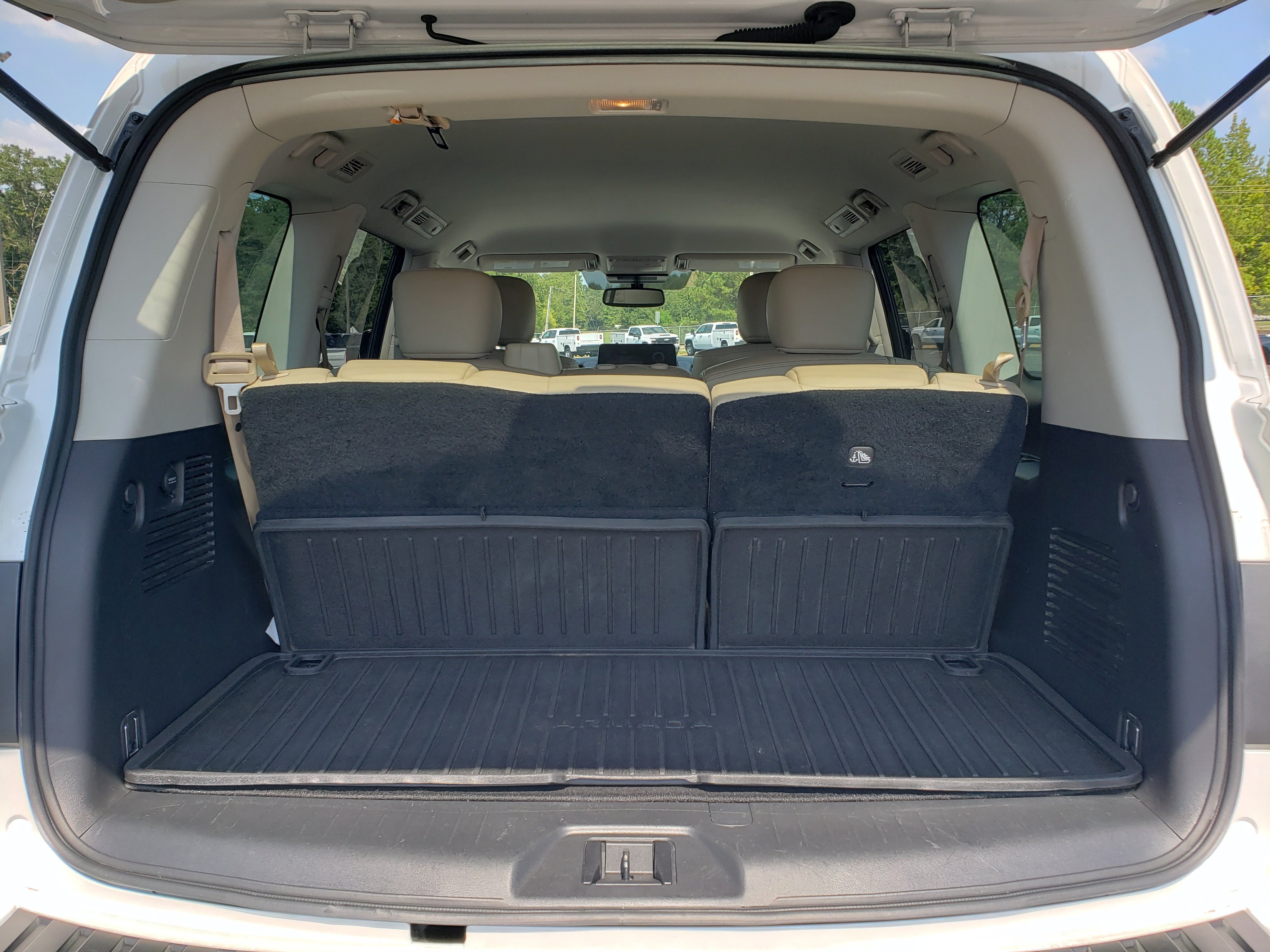 Used 2023 Nissan Armada SV w/ Cargo Package RWD image 10