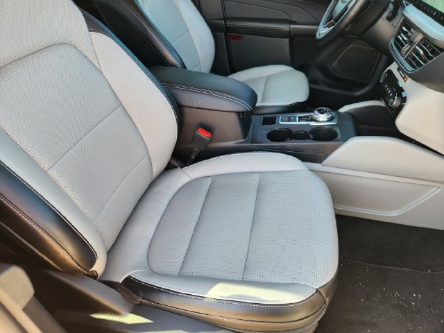 Used 2025 Ford Escape Platinum AWD/4WD image 14