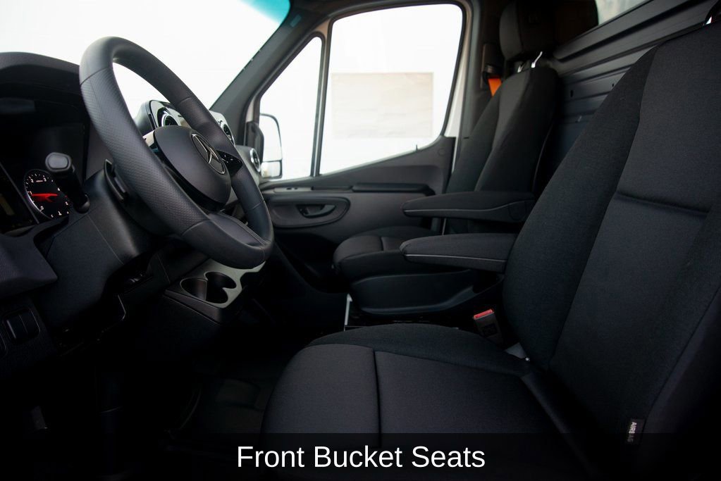 Used 2025 Mercedes-Benz Sprinter 2500 image 36