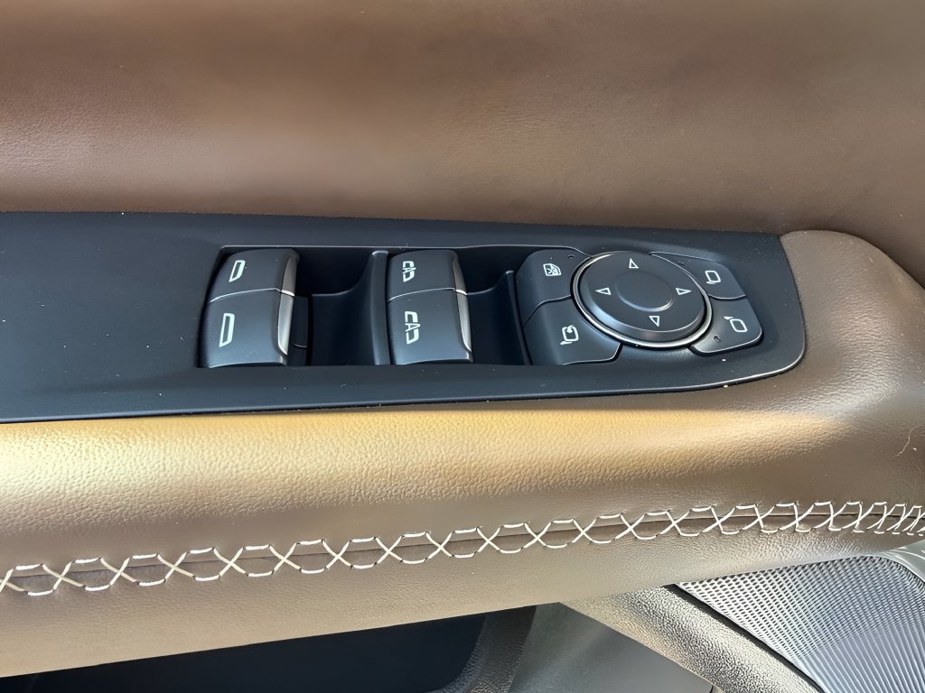 Used 2026 GMC Yukon Denali Ultimate w/ LPO, Floor Liner Package AWD/4WD image 30