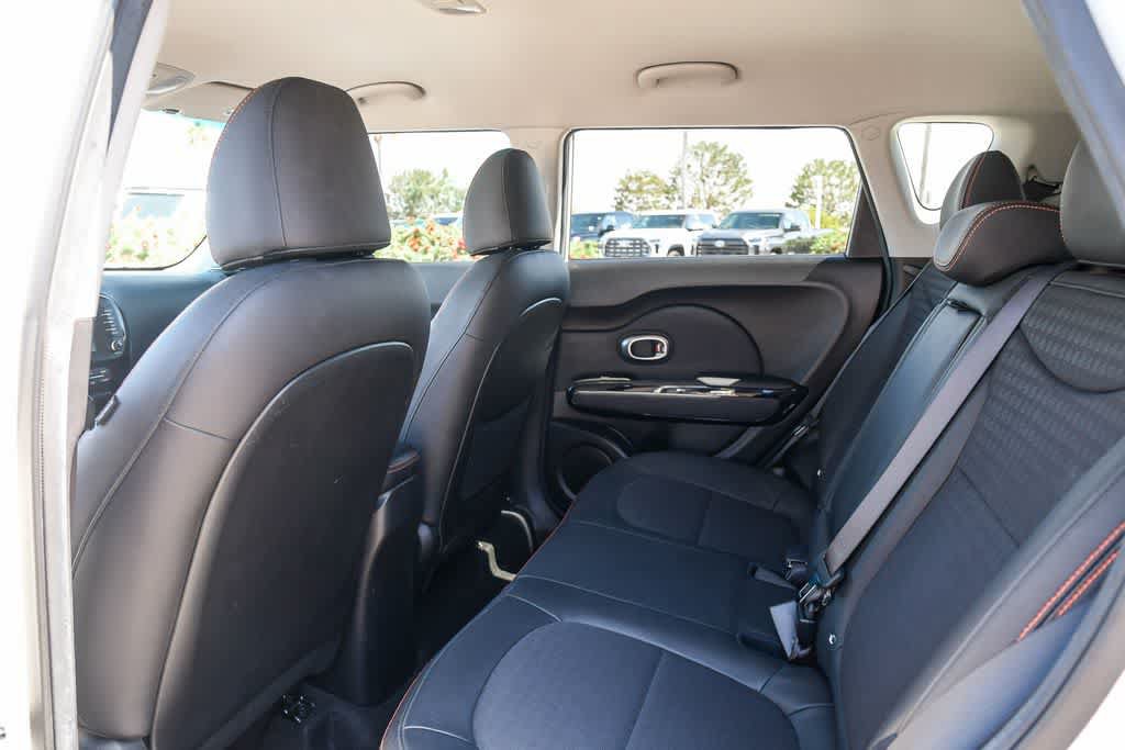 Used 2018 Kia Soul ! FWD image 18