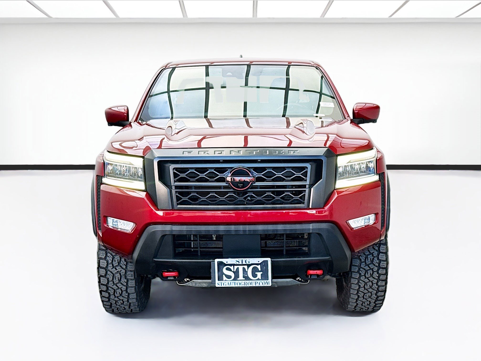 Used 2023 Nissan Frontier PRO-4X w/ Pro Convenience Package AWD/4WD image 2