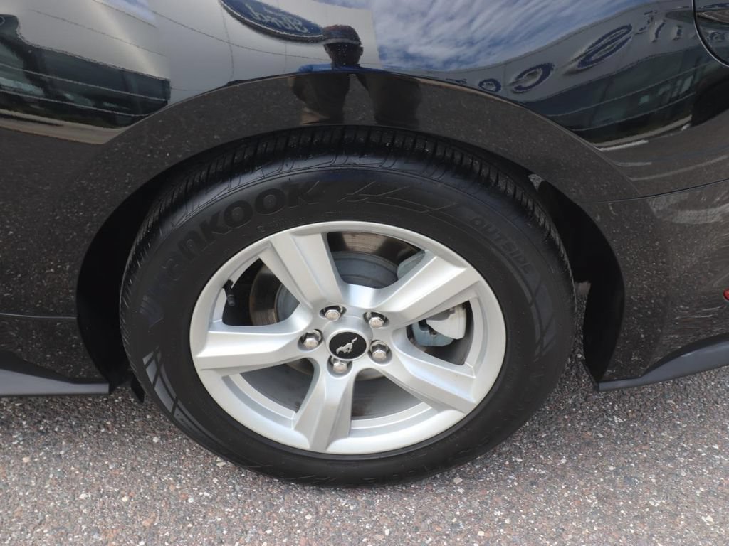 Used 2019 Ford Mustang Coupe RWD image 14