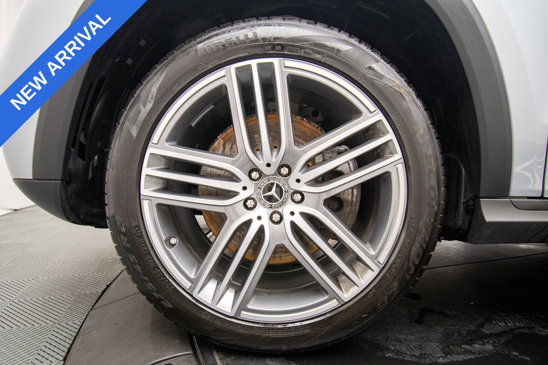 Used 2025 Mercedes-Benz GLS 450 4MATIC image 26