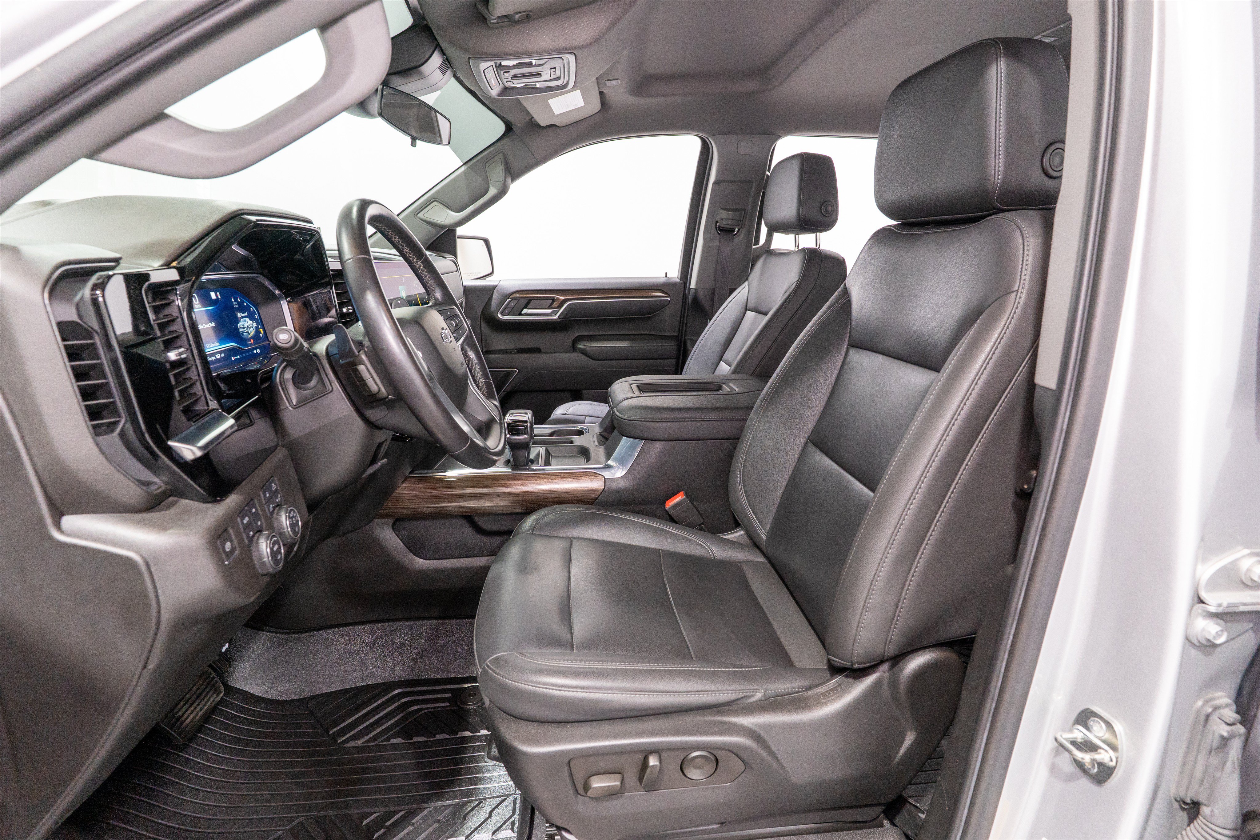 Used 2022 Chevrolet Silverado 1500 RST w/ RST All Star Premium Package AWD/4WD image 17