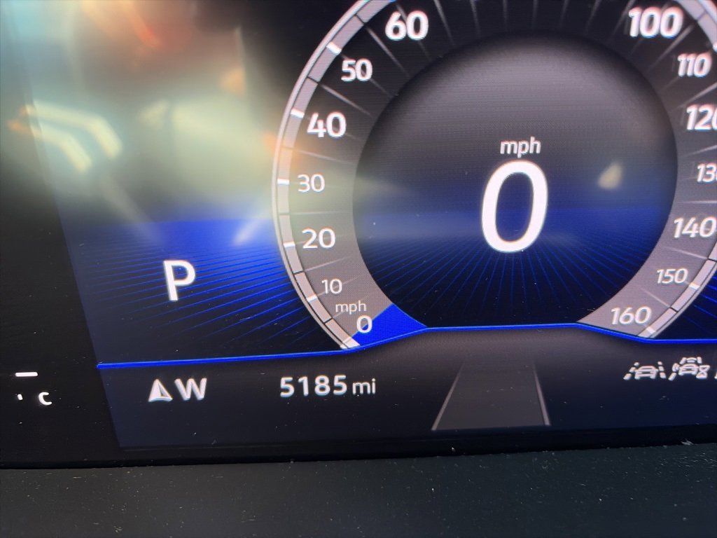 Certified 2025 Volkswagen Taos SE image 18