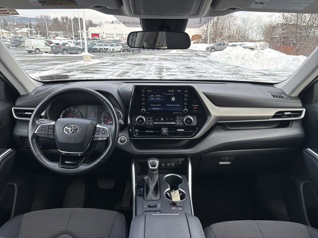 Used 2021 Toyota Highlander LE image 24
