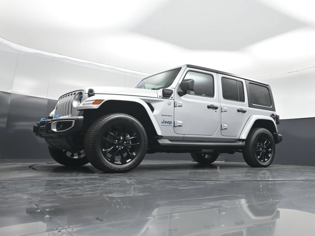 Used 2023 Jeep Wrangler Unlimited Sahara w/ Cold Weather Group AWD/4WD image 42