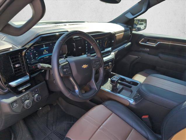 Used 2025 Chevrolet Silverado 1500 High Country AWD/4WD image 11