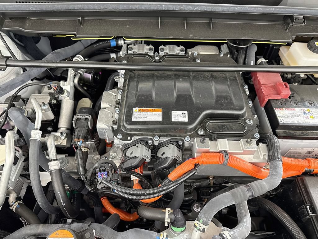 Certified 2025 Lexus RZ 300e w/ Accessory Package (2T) FWD image 30