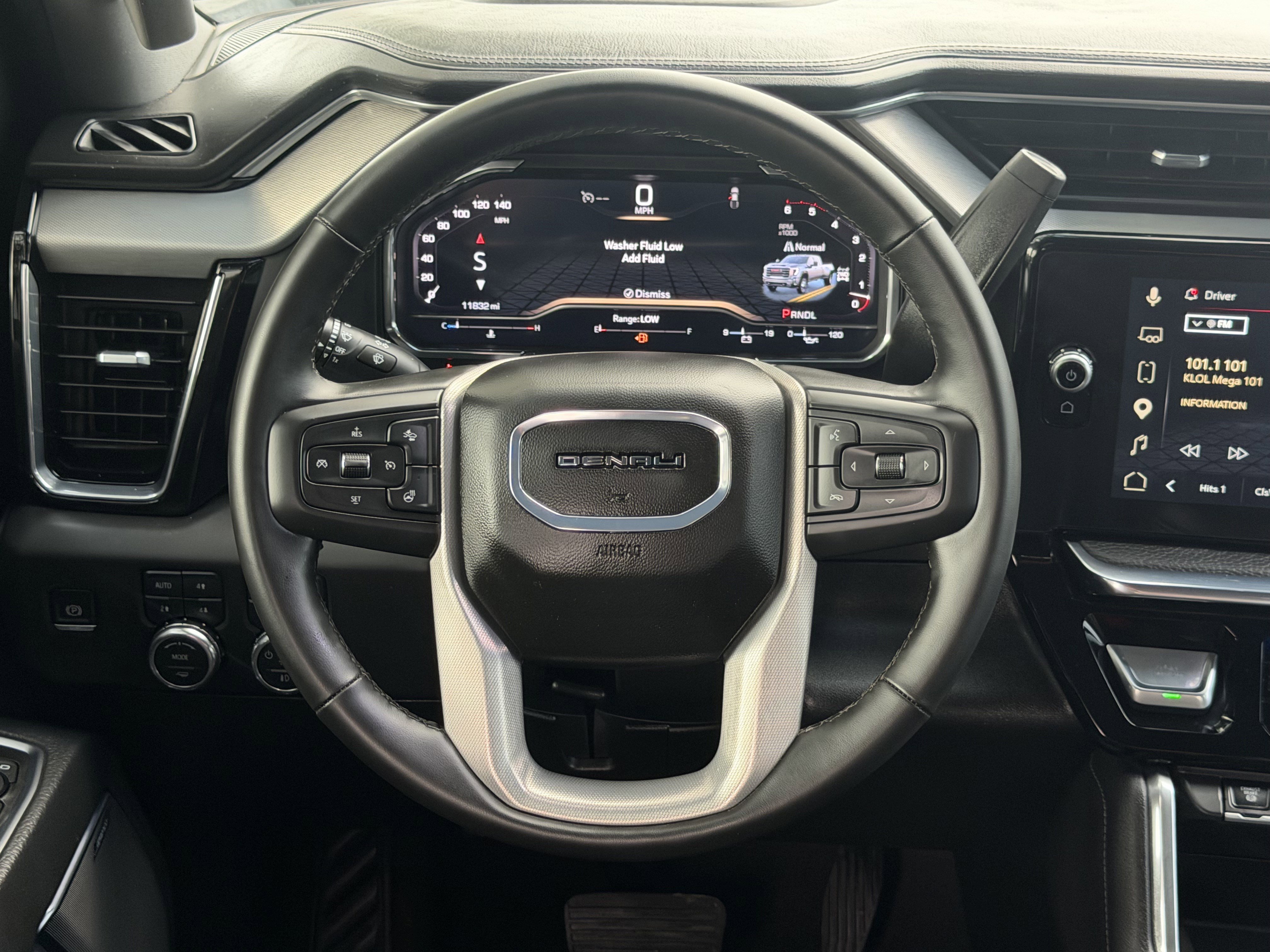 Used 2025 GMC Sierra 3500 Denali AWD/4WD image 15