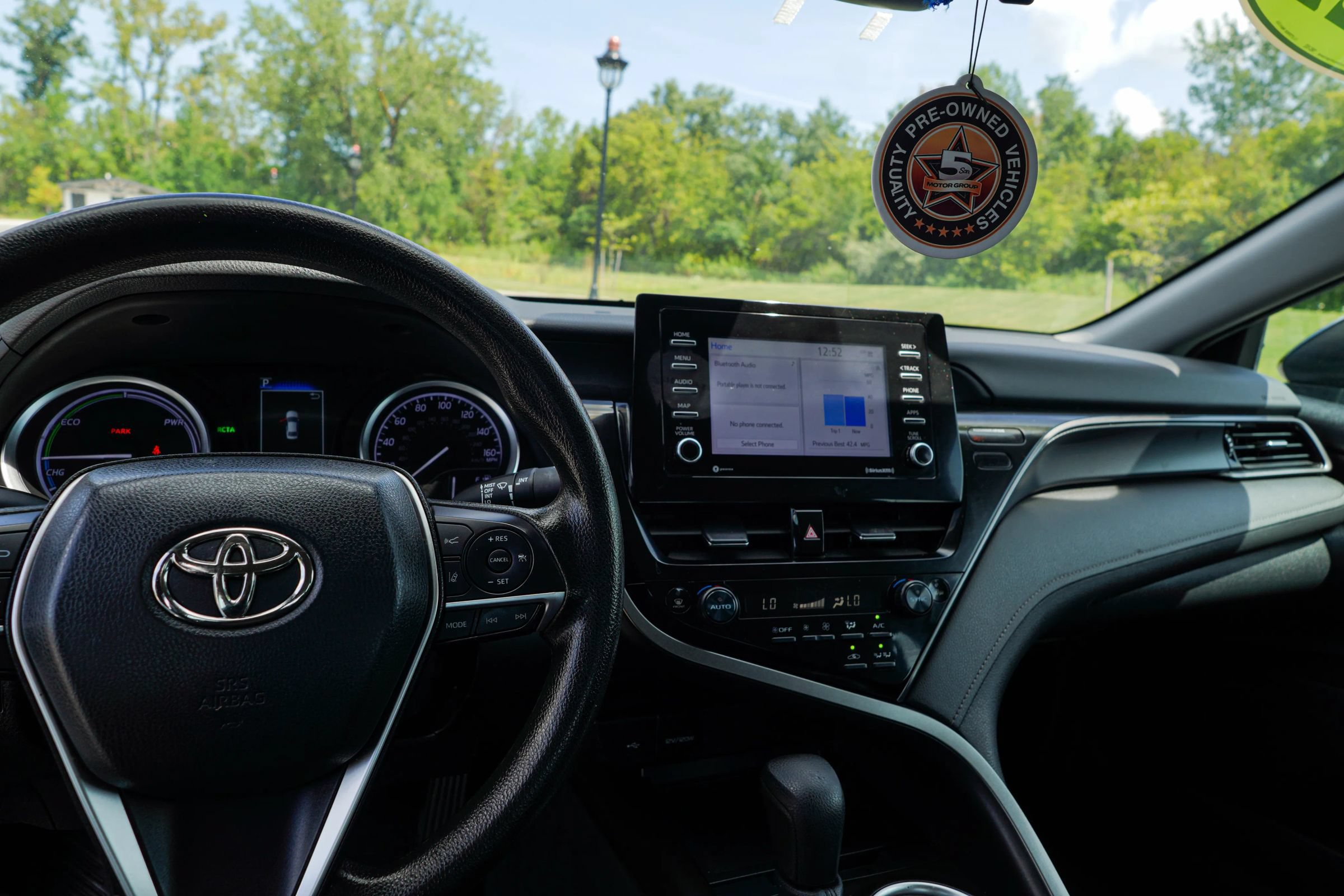 Used 2022 Toyota Camry LE FWD image 12