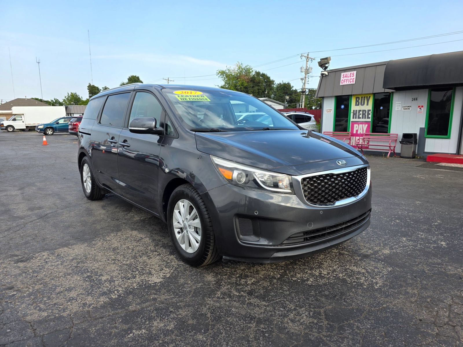 Used 2017 Kia Sedona LX w/ LX Essentials Premium Package FWD image 7