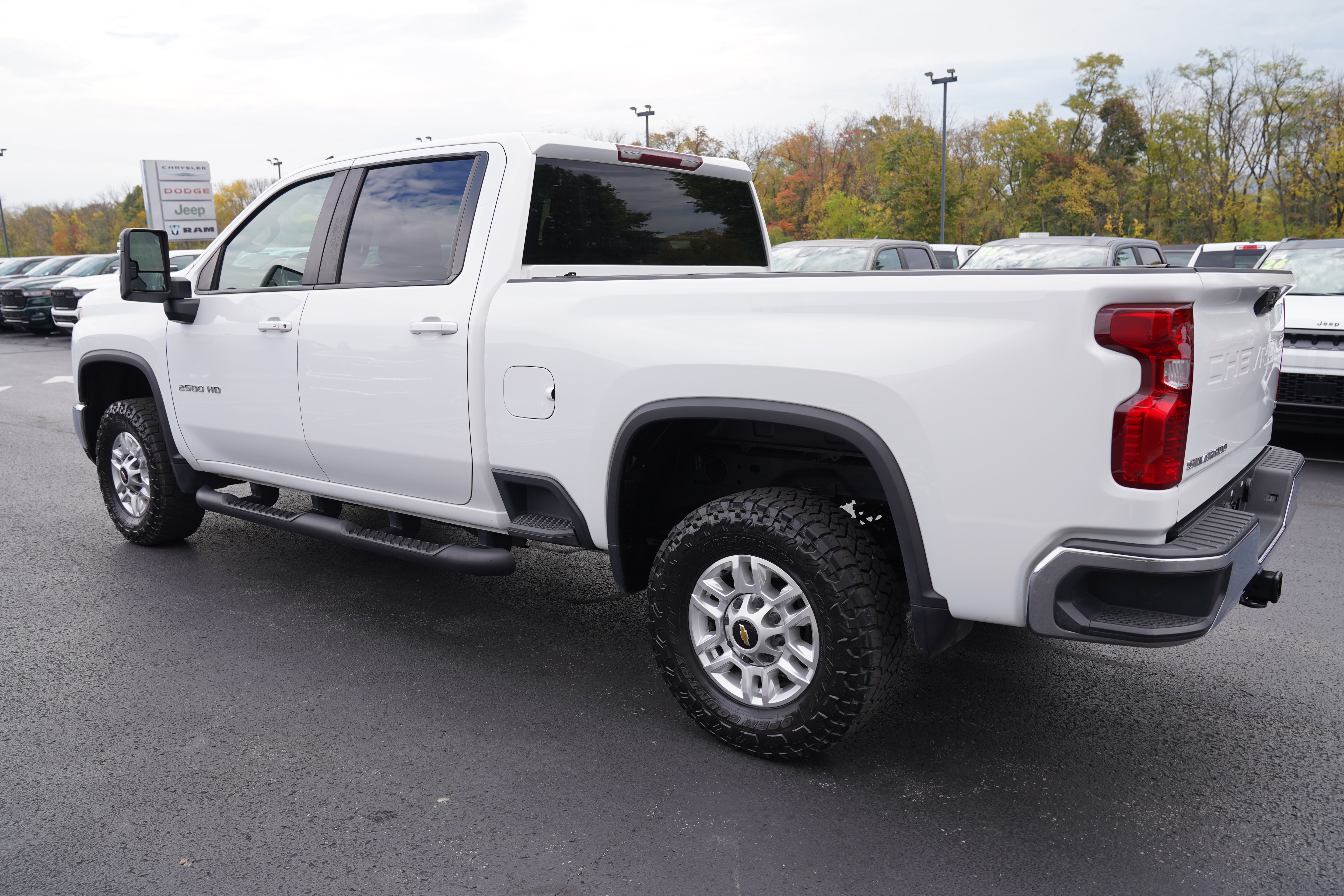 Used 2024 Chevrolet Silverado 2500 LT w/ Convenience Package AWD/4WD image 8