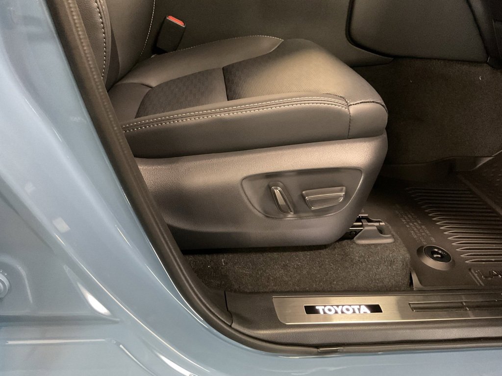 New 2025 Toyota Land Cruiser image 38