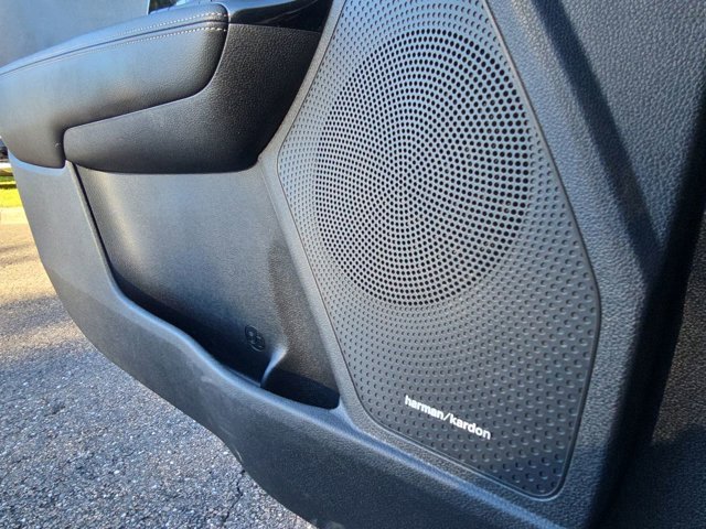 Used 2020 Kia Niro EX Premium image 19