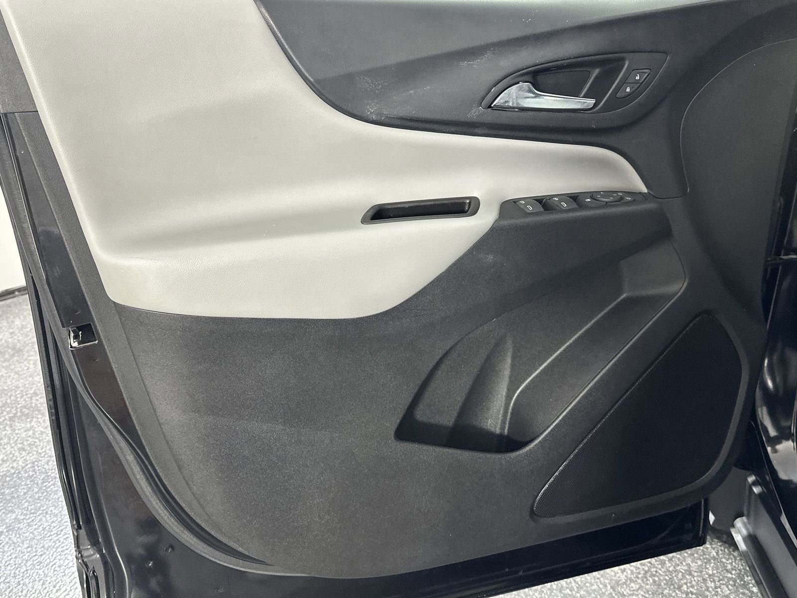 Used 2022 Chevrolet Equinox LS image 29