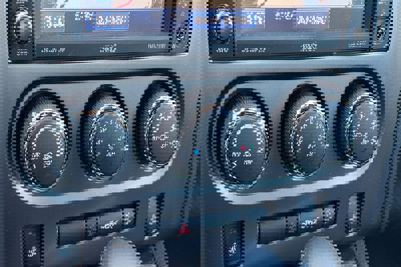 Used 2014 Dodge Challenger SXT image 20