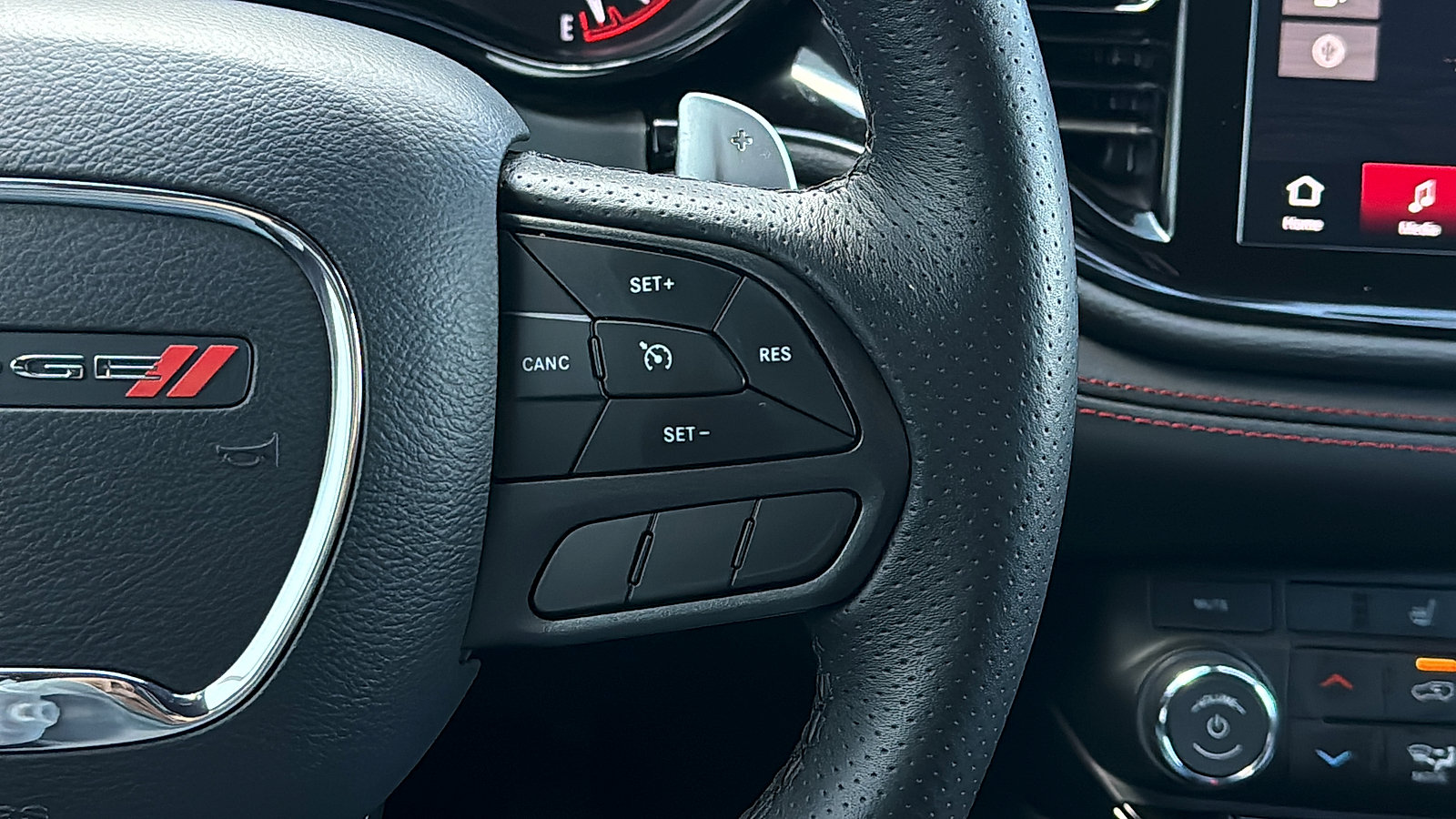 Used 2025 Dodge Durango GT AWD/4WD image 12