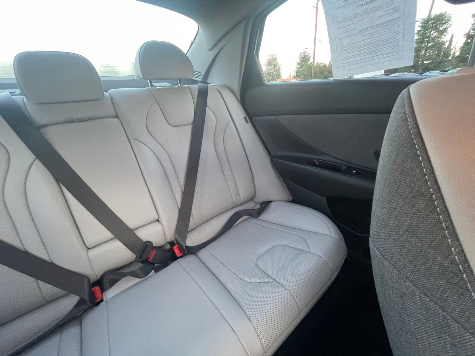 Used 2025 Hyundai Elantra Limited image 40